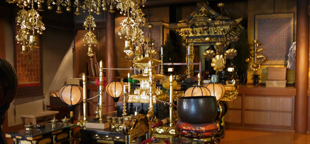 慈明院本堂の内観写真